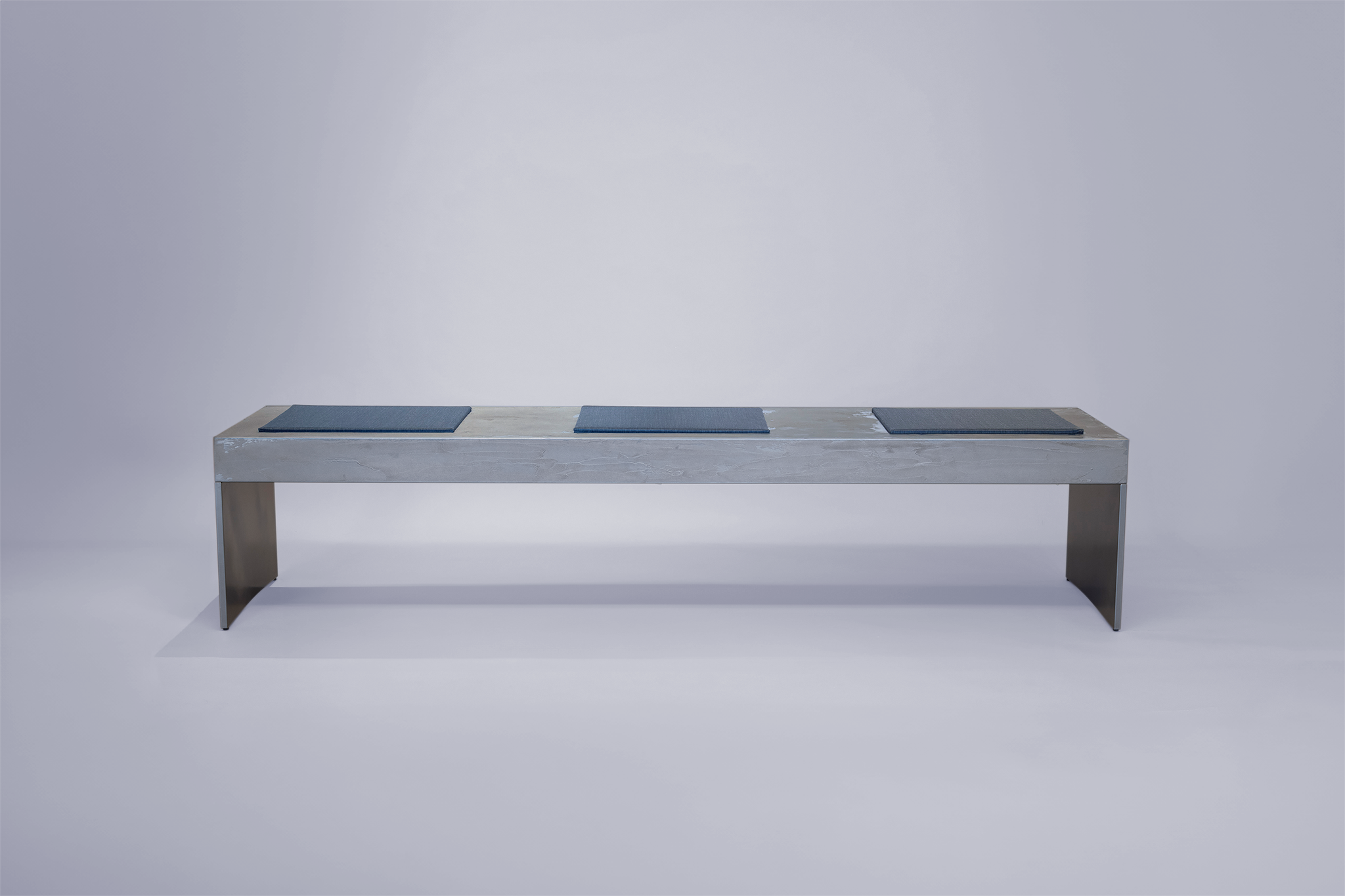 ベンチ BENCH